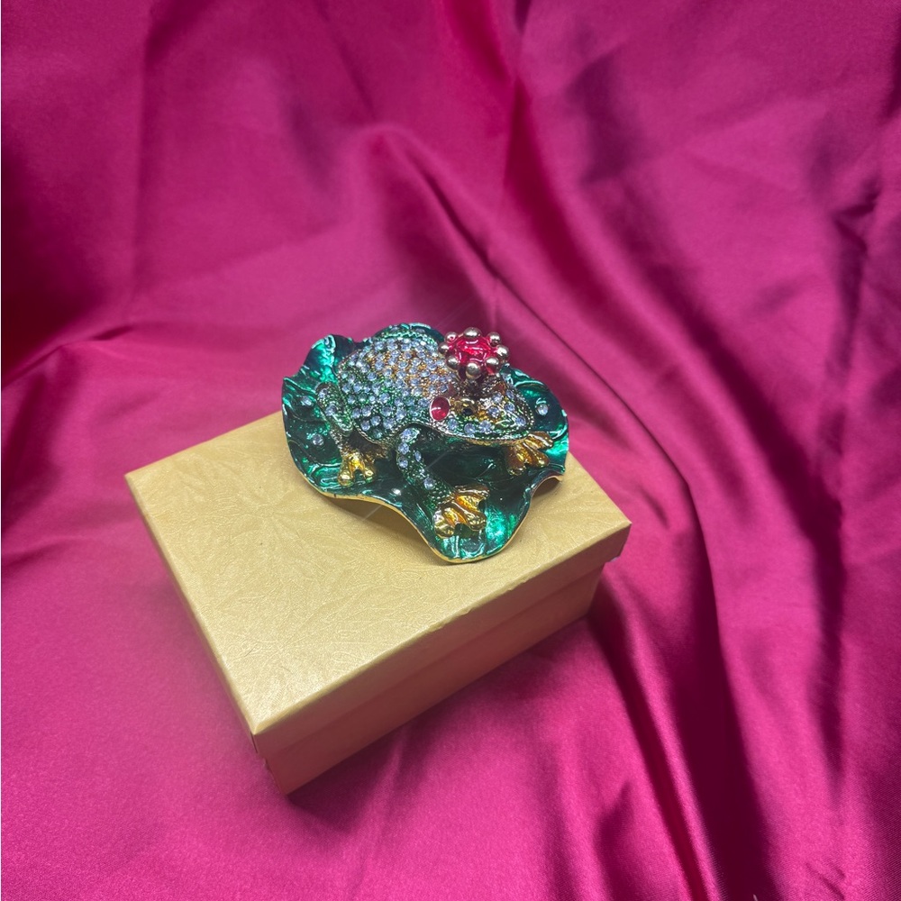 Bejeweled Frog Prince on Lotus Hinged Metal Enameled Rhinestone Trinket Box - Picture 6 of 6
